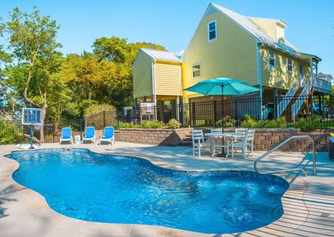 The Emerald Owl features a luxurious, heated saltwater pool...a rare find on Emerald Isle!