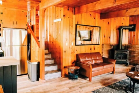 Cozy space to share with friends and family