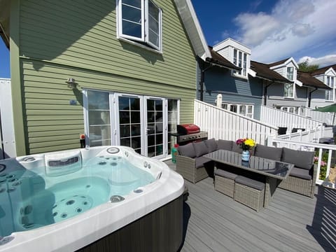 Private Jacuzzi on the deck
