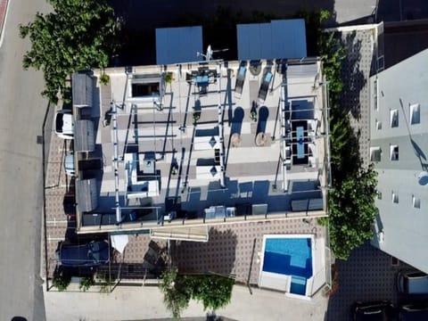 Apartment, 3 Bedrooms, Smoking, Balcony | 4 bedrooms