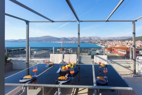Apartment, 3 Bedrooms, Smoking, Balcony | Outdoor dining