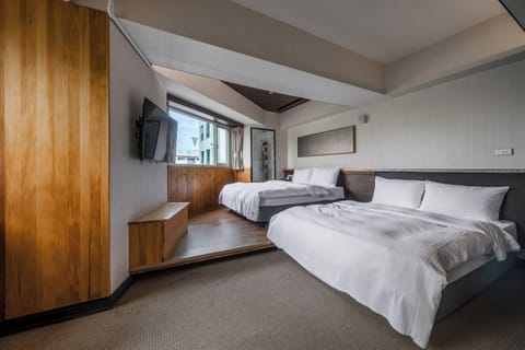 Standard Quadruple Room | Soundproofing, free WiFi, bed sheets