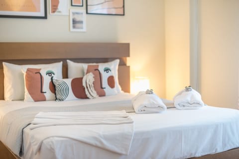 City Room | Desk, laptop workspace, free WiFi