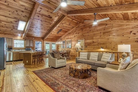 Cades Cove Escape's cozy living area