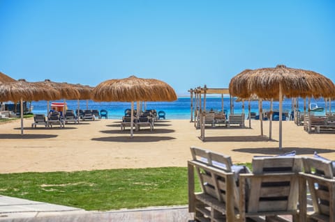 Beach nearby, sun loungers, beach umbrellas, beach towels