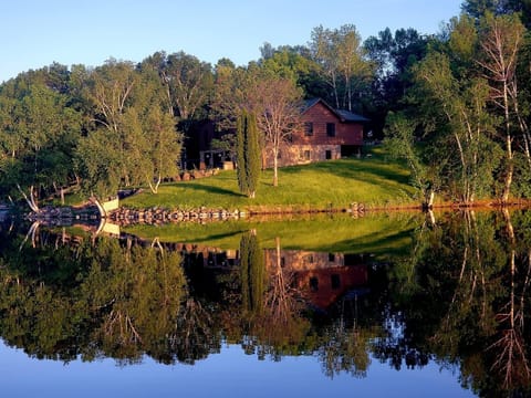 360 feet of lakeshore