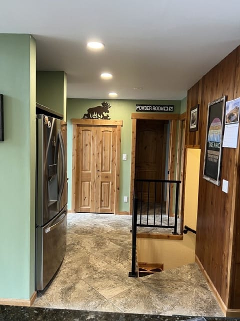 Remodeled woodland oasis for those who want it all House in Idaho