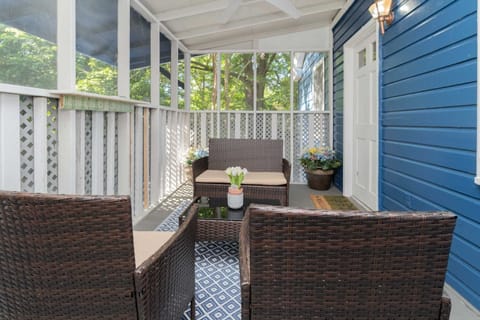 Screen patio (Smokking Area 1)