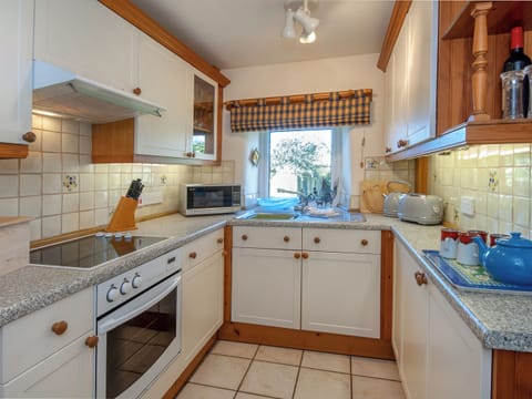 Kitchen area | Yr Hen Felin, Castlemorris