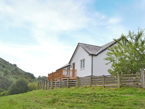 Exterior | Madog&rsquo;s Wells - Swallow Cottage, Llanfair Caereinion, nr. Welshpool