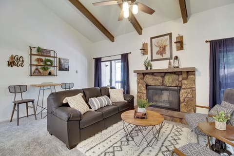 Pinetop-Lakeside Vacation Rental | 3BR | 2BA | 1,515 Sq Ft | Stairs to Access