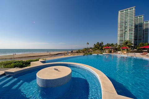 The complex has several jacuzzis