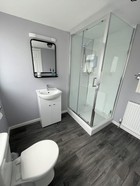 Family Room | Bathroom | Hair dryer, towels