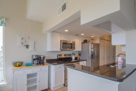 Condo, Multiple Beds, Kitchen, Ocean View | Private kitchen | Coffee/tea maker