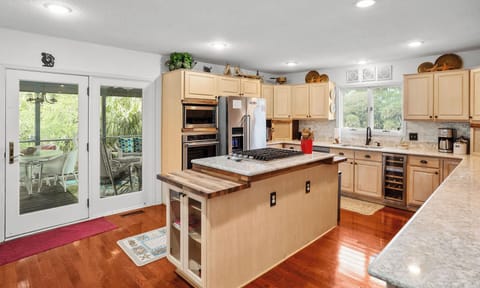 House, Multiple Beds, Kitchen | Private kitchen | Coffee/tea maker