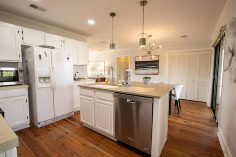 House, Multiple Beds, Balcony (475 Tarpon Blvd) | Private kitchen | Coffee/tea maker