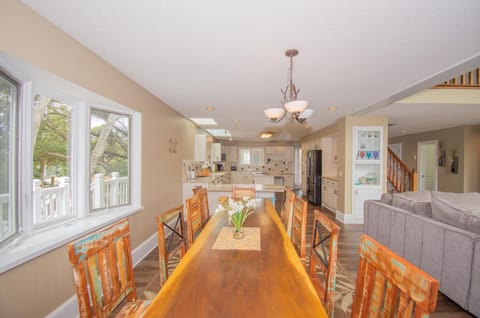 House, Multiple Beds, Pool Access, Ocean View | In-room dining