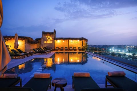 Rooftop pool