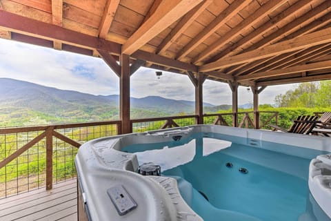 Waynesville Vacation Rental | 1BR + Loft | 2BA | 2 Stairs Required | 1,500 Sq Ft