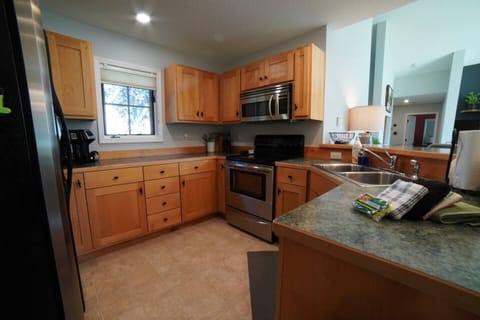 Enjoy a night eating in using this well-appointed kitchen!