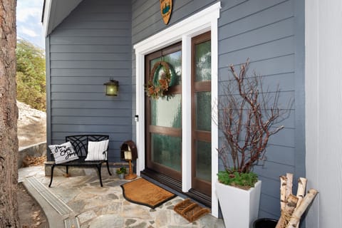 Entry w/ smart lock, ring doorbell, patrolled by Hammer's Mtn Patrol Security