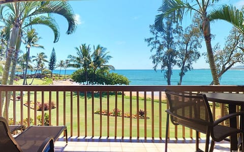 Start your mornings on this east facing Lanai - sunrises & moonbeams await!