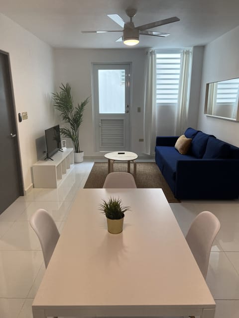 Basic Double Room Single Use | Living room