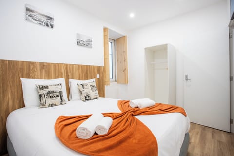 Deluxe Double Room | Individually decorated, desk, soundproofing, iron/ironing board