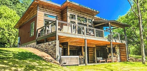Mountain Modern Cabin overlooking the Ellijay River. Not in a neighborhood!
