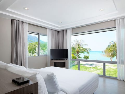 Villa, 1 Double Bed, Sea View (BAR noise 8PM - 2AM) | Premium bedding, minibar, in-room safe, desk