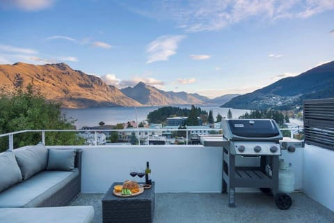 Stunning Views Await ✨

Step onto the private balcony and take in breathtaking panoramic views of Lake Wakatipu and the surrounding mountains. With a BBQ and seamless indoor-outdoor flow, it’s the perfect spot to unwind or entertain. 
