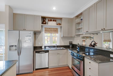 Fully equipped kitchen