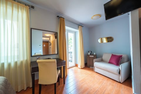Superior Double Room, Balcony, Partial Lake View | In-room safe, desk, blackout drapes, free WiFi