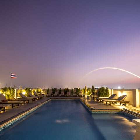 Outdoor pool, sun loungers