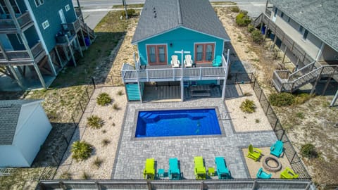 Bird`s Eye view of the beautifully landscaped backyard