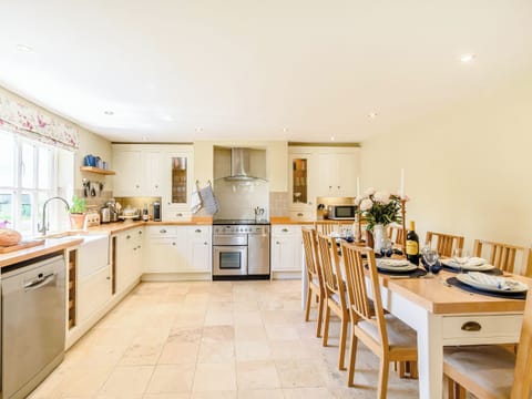 Kitchen/diner | Limber Wold House, Great Limber