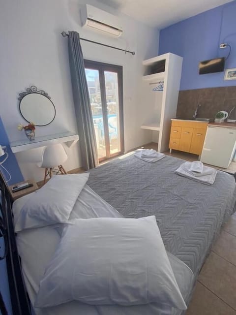 Studio, Balcony, Sea View | Laptop workspace, blackout drapes, free WiFi, bed sheets