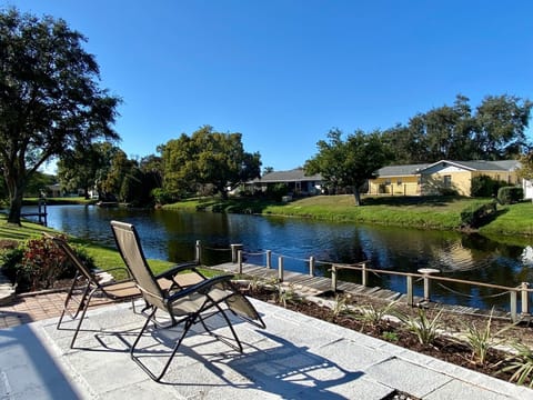Enjoy the water views! Birds, turtles and more!