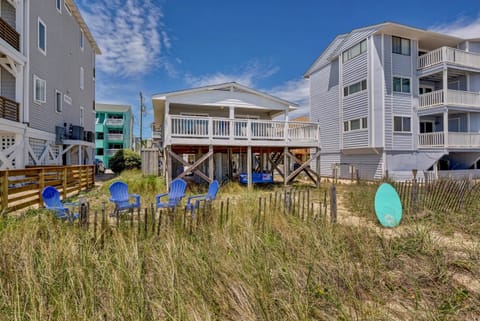 Abundance on the Rocks is an ocean front cottage with a fire pit and huge porch facing the waves.