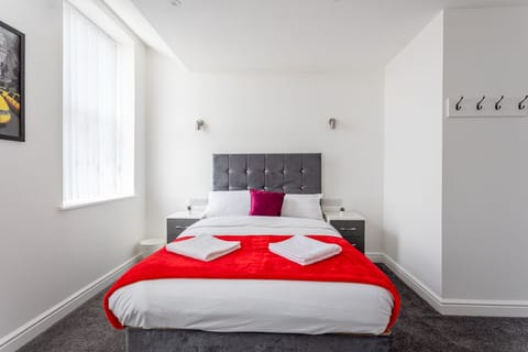 Standard Double Room, 1 Double Bed, Non Smoking, Ensuite | Free WiFi, bed sheets
