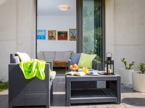 Apartment (One Bedroom Apartment with Terrace) | Terrace/patio