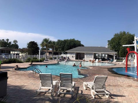 Kid’s Pool and Splash Area