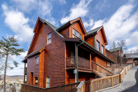 Book now for a dreamy Smokies escape!