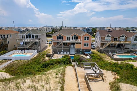 NH348: Barefootin' | Aerial View Rear Exterior