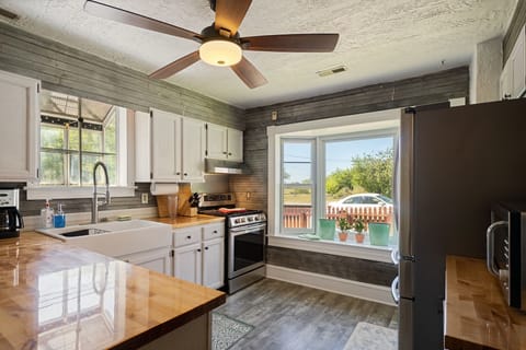 Ceiling Fan, Room, Indoors, Kitchen, Hardwood