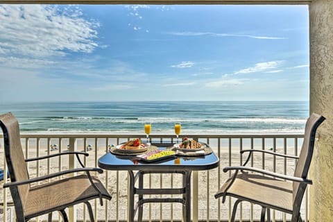 Daytona Beach Vacation Rental Studio | 1BA | 385 Sq Ft | 4th Floor via Elevator