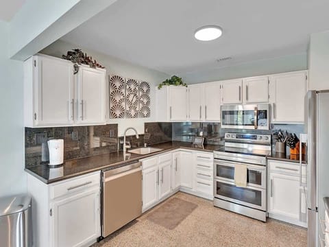 All brand new appliances in Kitchen