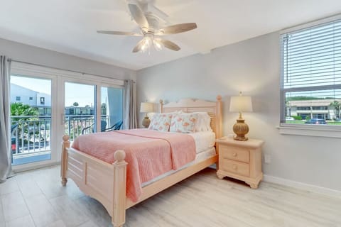 Master bedroom | TV with cable + streaming capabilities