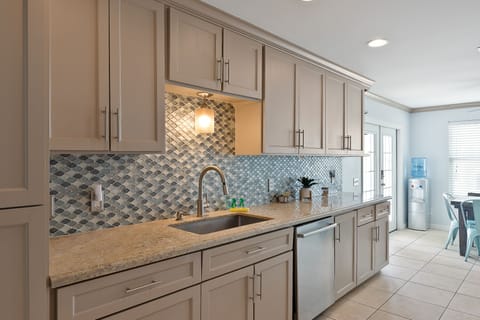 Dishwasher for easy clean up!