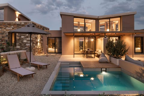 Senior Villa, Private Pool, Mountain View | Blackout drapes, soundproofing, iron/ironing board, free WiFi